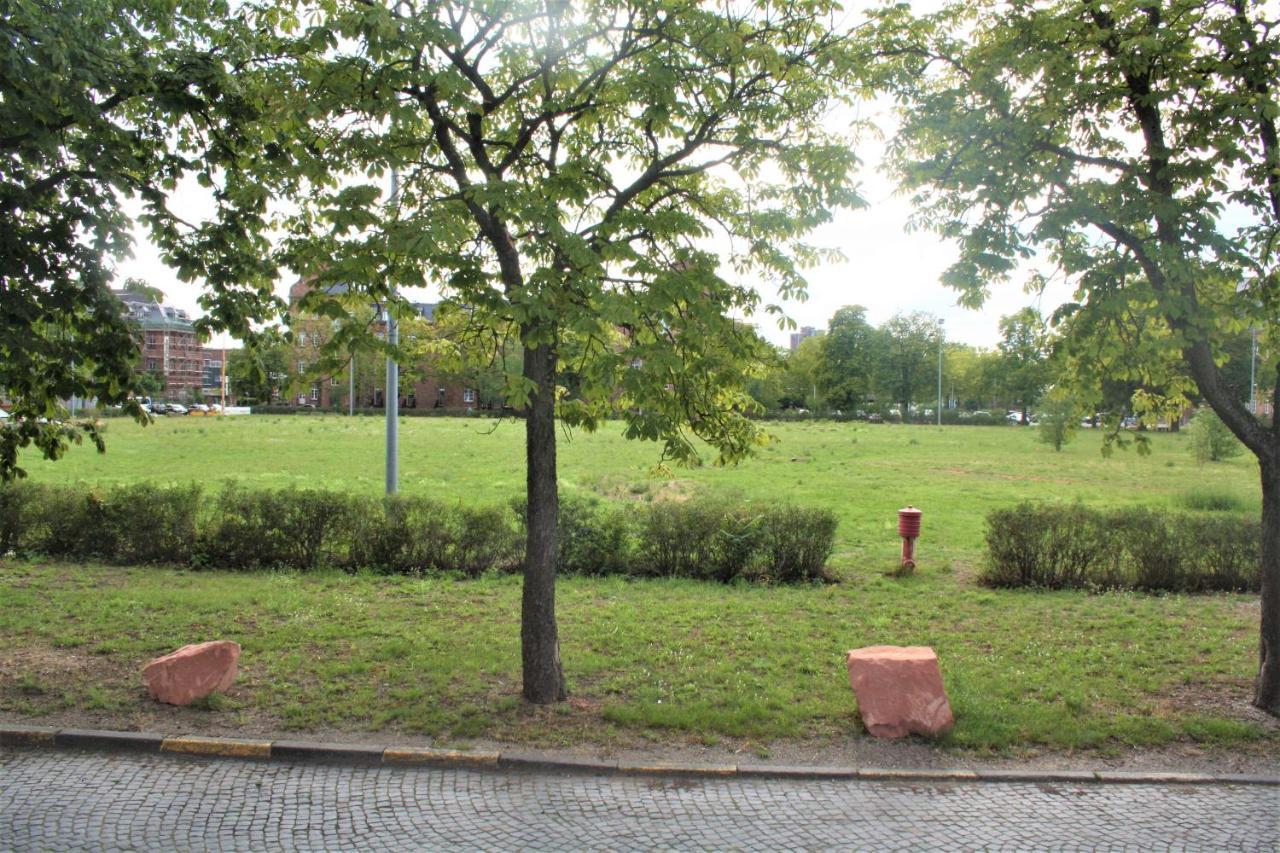 Apartment 2 / Ein - Zweipersonen Mannheim Kültér fotó